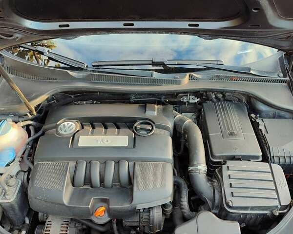 Синий Фольксваген Гольф, объемом двигателя 1.6 л и пробегом 215 тыс. км за 6200 $, фото 10 на Automoto.ua