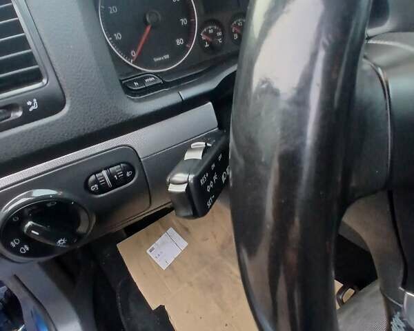 Синий Фольксваген Гольф, объемом двигателя 1.4 л и пробегом 212 тыс. км за 4999 $, фото 28 на Automoto.ua