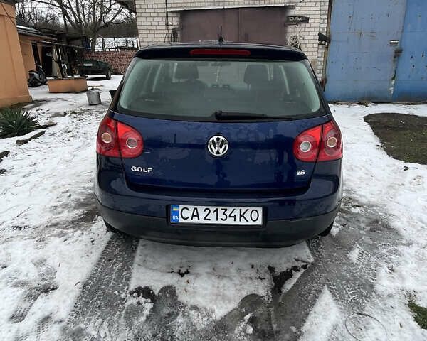 Синий Фольксваген Гольф, объемом двигателя 1.6 л и пробегом 162 тыс. км за 5800 $, фото 5 на Automoto.ua