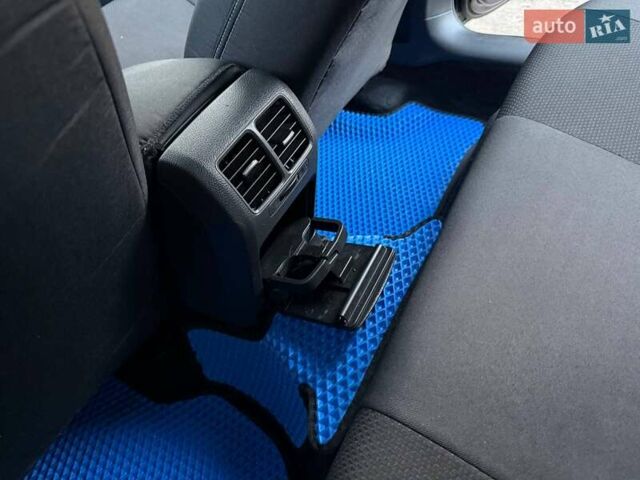 Синий Фольксваген Гольф, объемом двигателя 1.9 л и пробегом 238 тыс. км за 5800 $, фото 11 на Automoto.ua