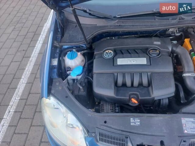 Синий Фольксваген Гольф, объемом двигателя 1.6 л и пробегом 250 тыс. км за 5700 $, фото 42 на Automoto.ua