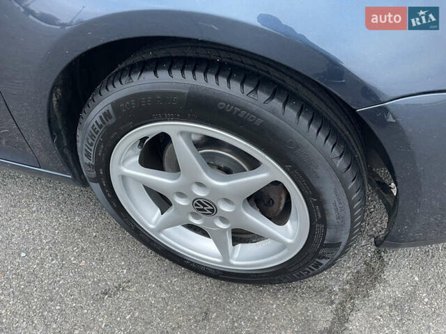 Синий Фольксваген Гольф, объемом двигателя 1.6 л и пробегом 188 тыс. км за 6750 $, фото 40 на Automoto.ua