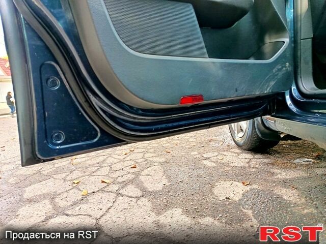 Синій Фольксваген Гольф, об'ємом двигуна 1.4 л та пробігом 380 тис. км за 5000 $, фото 5 на Automoto.ua