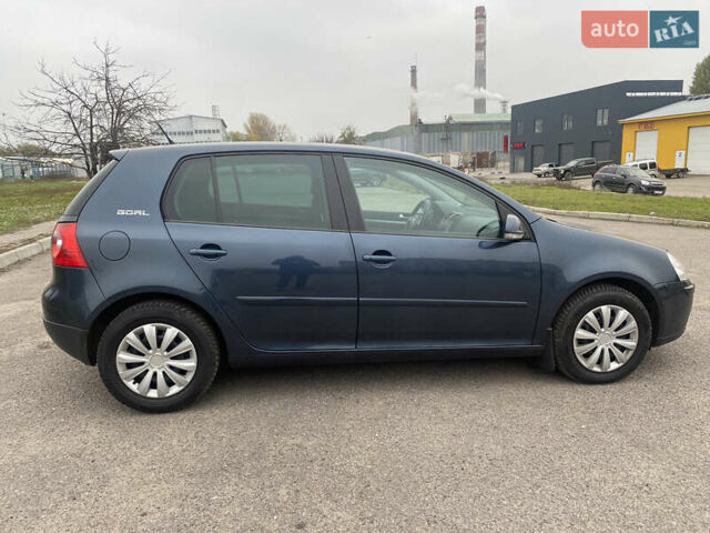 Синий Фольксваген Гольф, объемом двигателя 1.6 л и пробегом 230 тыс. км за 5950 $, фото 8 на Automoto.ua