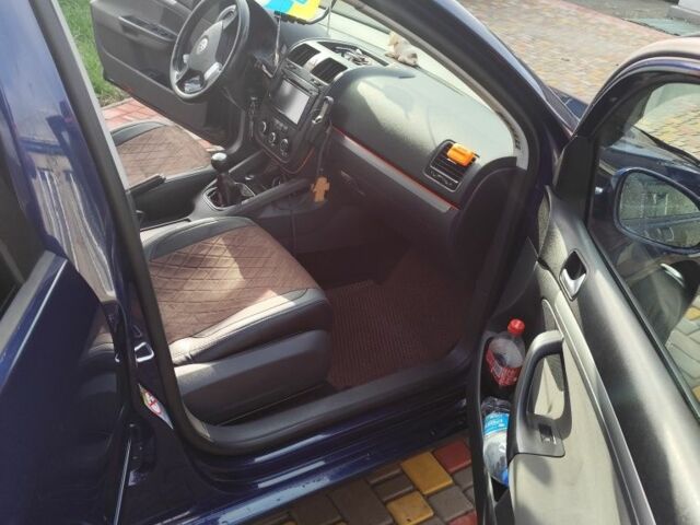 Синий Фольксваген Гольф, объемом двигателя 1.6 л и пробегом 209 тыс. км за 5700 $, фото 6 на Automoto.ua