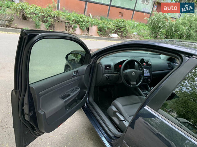 Синій Фольксваген Гольф, об'ємом двигуна 1.6 л та пробігом 230 тис. км за 4200 $, фото 4 на Automoto.ua