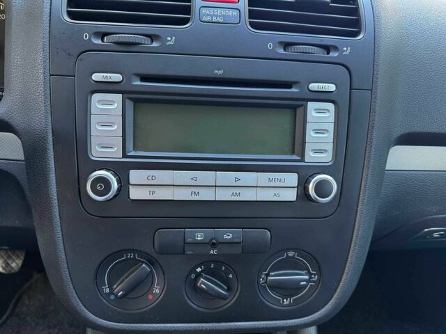 Синий Фольксваген Гольф, объемом двигателя 1.4 л и пробегом 257 тыс. км за 5440 $, фото 15 на Automoto.ua