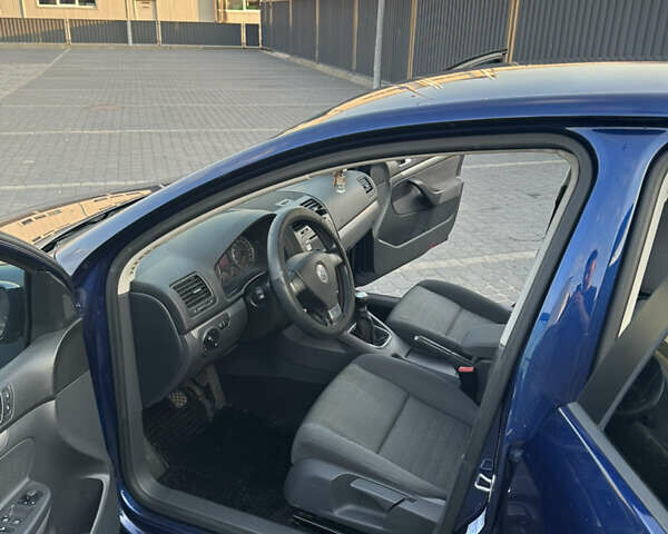 Синий Фольксваген Гольф, объемом двигателя 1.39 л и пробегом 256 тыс. км за 5900 $, фото 10 на Automoto.ua