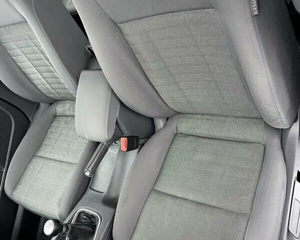 Синій Фольксваген Гольф, об'ємом двигуна 1.9 л та пробігом 348 тис. км за 5600 $, фото 8 на Automoto.ua