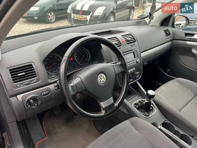 Синий Фольксваген Гольф, объемом двигателя 1.4 л и пробегом 250 тыс. км за 5999 $, фото 15 на Automoto.ua
