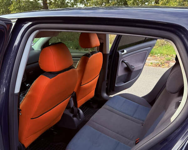 Синій Фольксваген Гольф, об'ємом двигуна 1.39 л та пробігом 310 тис. км за 5500 $, фото 10 на Automoto.ua