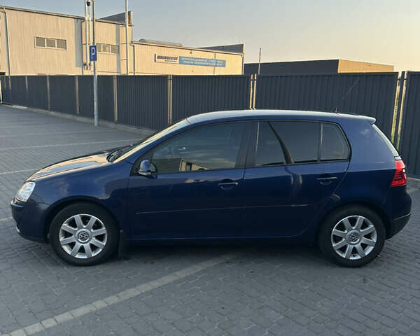 Синий Фольксваген Гольф, объемом двигателя 1.39 л и пробегом 256 тыс. км за 5900 $, фото 1 на Automoto.ua