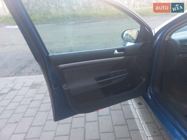 Синий Фольксваген Гольф, объемом двигателя 1.6 л и пробегом 250 тыс. км за 5700 $, фото 23 на Automoto.ua