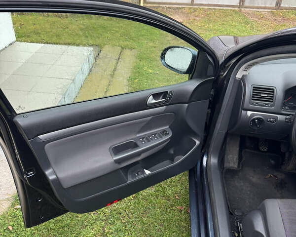 Синий Фольксваген Гольф, объемом двигателя 1.4 л и пробегом 205 тыс. км за 5096 $, фото 9 на Automoto.ua