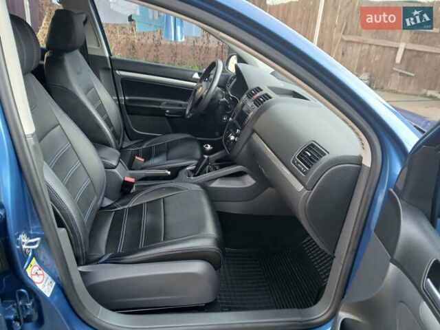 Синий Фольксваген Гольф, объемом двигателя 1.6 л и пробегом 198 тыс. км за 6500 $, фото 19 на Automoto.ua