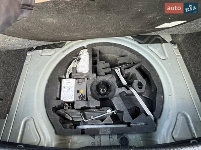 Синий Фольксваген Гольф, объемом двигателя 1.6 л и пробегом 235 тыс. км за 5999 $, фото 52 на Automoto.ua