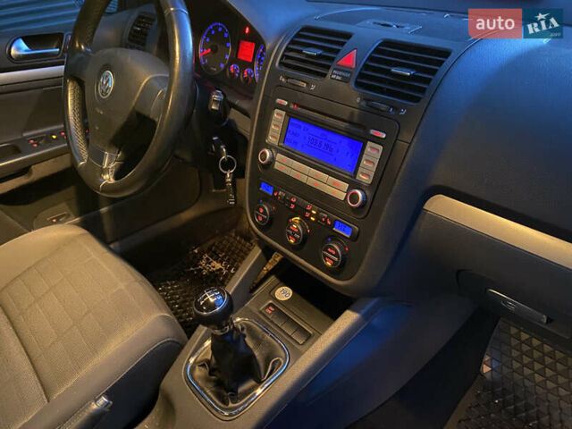 Синій Фольксваген Гольф, об'ємом двигуна 1.6 л та пробігом 239 тис. км за 6300 $, фото 19 на Automoto.ua