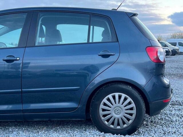 Синий Фольксваген Гольф, объемом двигателя 1.4 л и пробегом 170 тыс. км за 5290 $, фото 5 на Automoto.ua