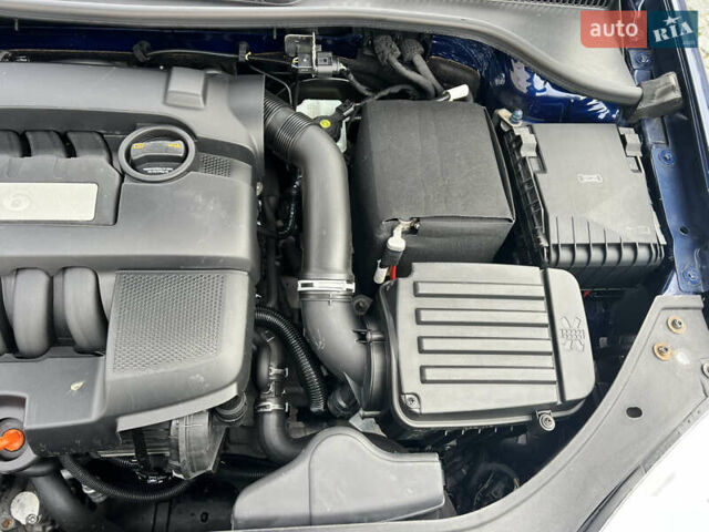 Синій Фольксваген Гольф, об'ємом двигуна 1.6 л та пробігом 161 тис. км за 5300 $, фото 30 на Automoto.ua