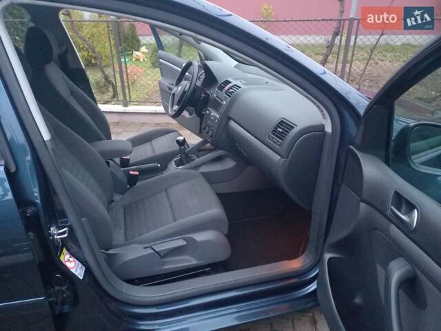 Синий Фольксваген Гольф, объемом двигателя 1.4 л и пробегом 200 тыс. км за 5850 $, фото 18 на Automoto.ua