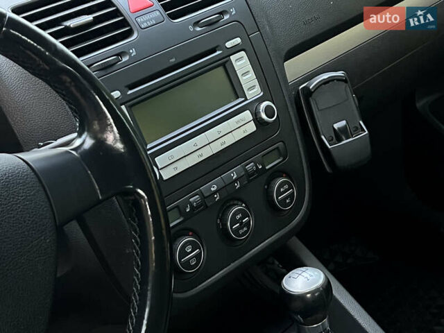 Синий Фольксваген Гольф, объемом двигателя 1.6 л и пробегом 218 тыс. км за 6500 $, фото 18 на Automoto.ua