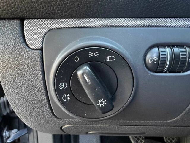 Синий Фольксваген Гольф, объемом двигателя 1.4 л и пробегом 257 тыс. км за 5440 $, фото 13 на Automoto.ua