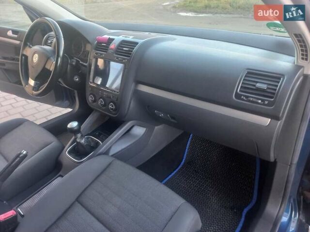 Синий Фольксваген Гольф, объемом двигателя 1.6 л и пробегом 250 тыс. км за 5700 $, фото 33 на Automoto.ua