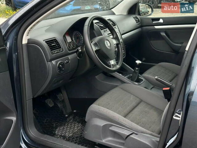 Синий Фольксваген Гольф, объемом двигателя 1.4 л и пробегом 210 тыс. км за 6600 $, фото 8 на Automoto.ua