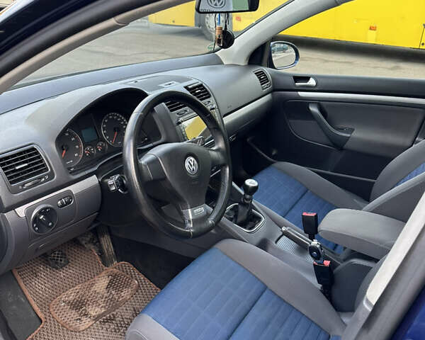 Синий Фольксваген Гольф, объемом двигателя 1.39 л и пробегом 176 тыс. км за 6500 $, фото 16 на Automoto.ua