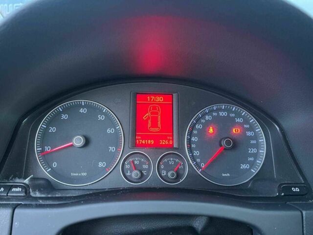 Синий Фольксваген Гольф, объемом двигателя 1.4 л и пробегом 170 тыс. км за 5290 $, фото 20 на Automoto.ua