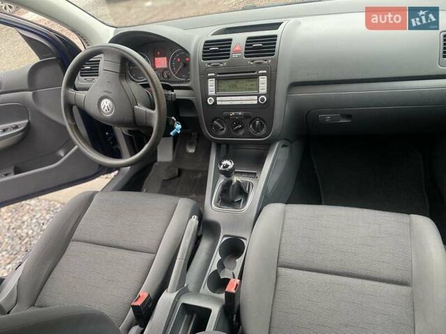 Синій Фольксваген Гольф, об'ємом двигуна 1.9 л та пробігом 292 тис. км за 3300 $, фото 6 на Automoto.ua
