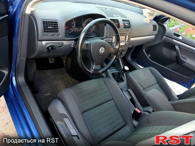 Синий Фольксваген Гольф, объемом двигателя 1.6 л и пробегом 246 тыс. км за 6100 $, фото 7 на Automoto.ua
