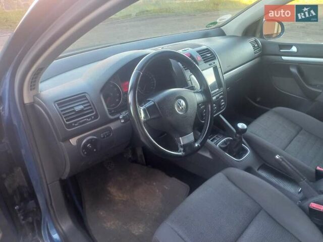 Синий Фольксваген Гольф, объемом двигателя 1.6 л и пробегом 250 тыс. км за 5700 $, фото 22 на Automoto.ua