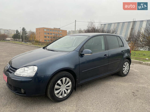 Синий Фольксваген Гольф, объемом двигателя 1.6 л и пробегом 230 тыс. км за 5950 $, фото 3 на Automoto.ua