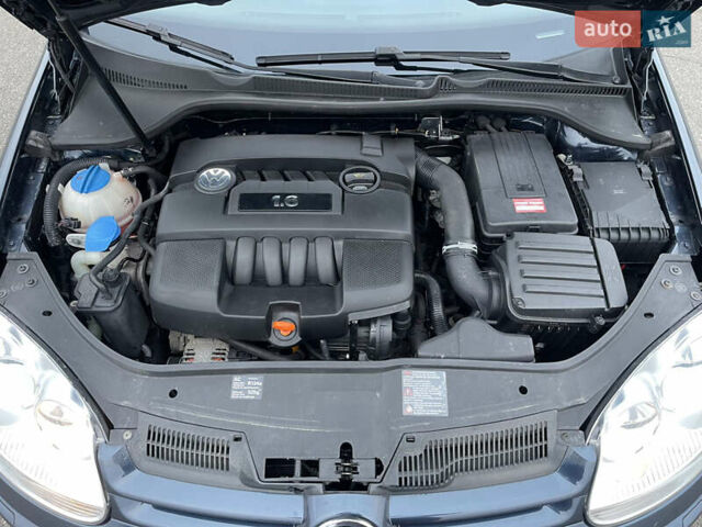 Синий Фольксваген Гольф, объемом двигателя 1.6 л и пробегом 188 тыс. км за 6750 $, фото 36 на Automoto.ua