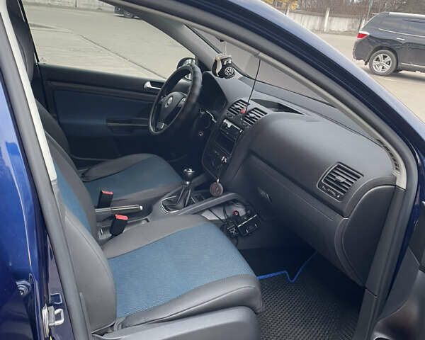 Синий Фольксваген Гольф, объемом двигателя 1.6 л и пробегом 210 тыс. км за 7000 $, фото 7 на Automoto.ua