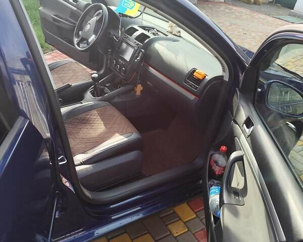 Синий Фольксваген Гольф, объемом двигателя 1.6 л и пробегом 209 тыс. км за 5700 $, фото 7 на Automoto.ua