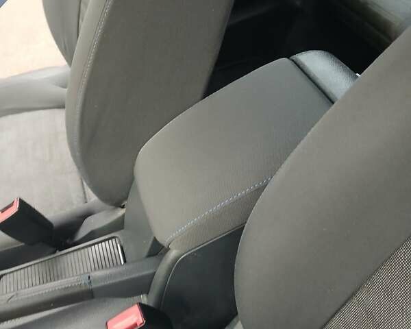 Синий Фольксваген Гольф, объемом двигателя 1.4 л и пробегом 212 тыс. км за 4999 $, фото 22 на Automoto.ua