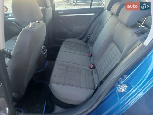 Синий Фольксваген Гольф, объемом двигателя 1.6 л и пробегом 250 тыс. км за 5700 $, фото 28 на Automoto.ua