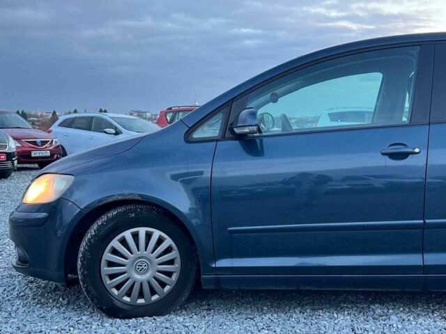 Синий Фольксваген Гольф, объемом двигателя 1.4 л и пробегом 170 тыс. км за 5290 $, фото 3 на Automoto.ua