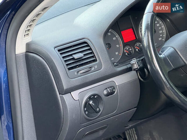 Синий Фольксваген Гольф, объемом двигателя 1.6 л и пробегом 218 тыс. км за 6500 $, фото 21 на Automoto.ua