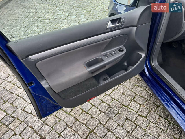 Синій Фольксваген Гольф, об'ємом двигуна 1.6 л та пробігом 161 тис. км за 5300 $, фото 16 на Automoto.ua