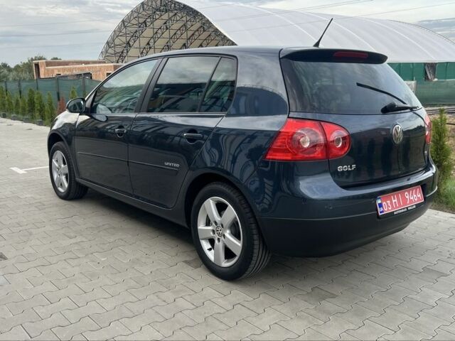 Синий Фольксваген Гольф, объемом двигателя 1.6 л и пробегом 250 тыс. км за 6450 $, фото 1 на Automoto.ua