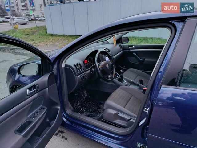 Синій Фольксваген Гольф, об'ємом двигуна 1.6 л та пробігом 200 тис. км за 6750 $, фото 6 на Automoto.ua