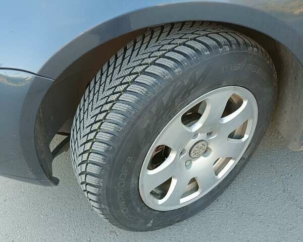 Синий Фольксваген Гольф, объемом двигателя 1.4 л и пробегом 197 тыс. км за 6450 $, фото 4 на Automoto.ua