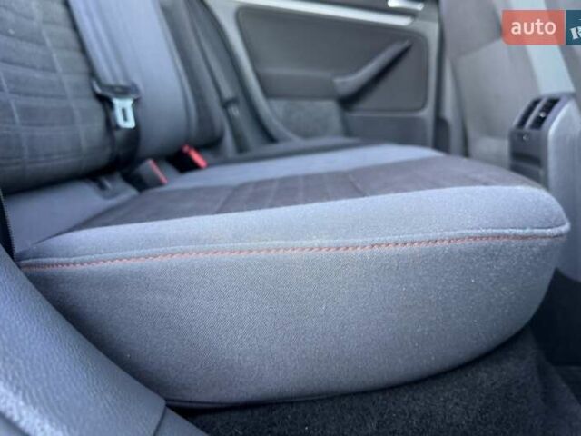 Синий Фольксваген Гольф, объемом двигателя 1.4 л и пробегом 185 тыс. км за 5650 $, фото 42 на Automoto.ua