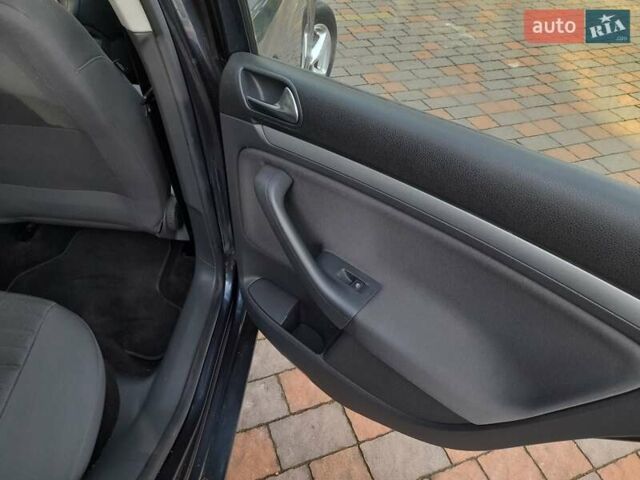 Синій Фольксваген Гольф, об'ємом двигуна 1.6 л та пробігом 231 тис. км за 5599 $, фото 31 на Automoto.ua