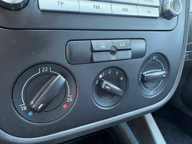 Синий Фольксваген Гольф, объемом двигателя 1.4 л и пробегом 257 тыс. км за 5440 $, фото 16 на Automoto.ua