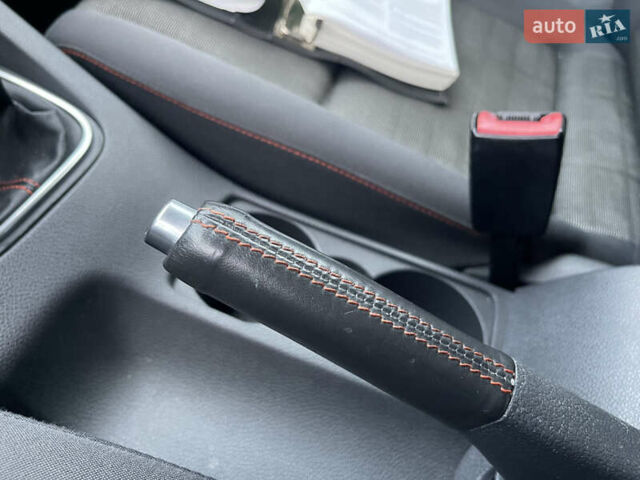 Синий Фольксваген Гольф, объемом двигателя 1.6 л и пробегом 188 тыс. км за 6750 $, фото 29 на Automoto.ua