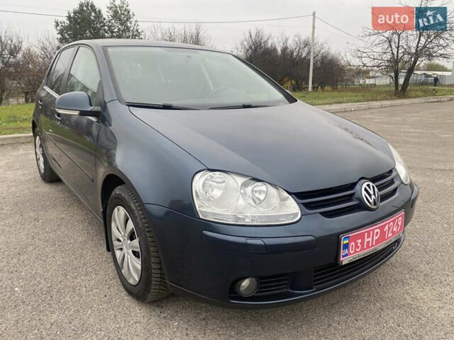 Синий Фольксваген Гольф, объемом двигателя 1.6 л и пробегом 230 тыс. км за 5950 $, фото 1 на Automoto.ua